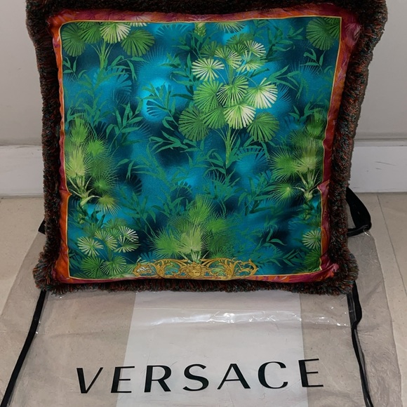 VERSACE Jungle Print Silk Cushion - Picture 4 of 6